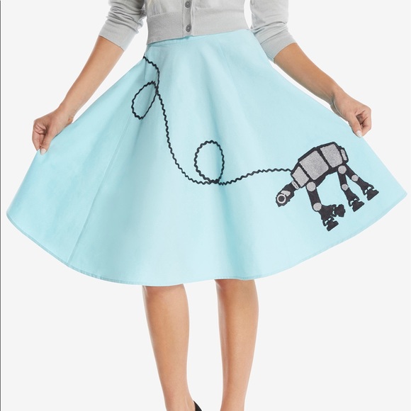 ISO: Her Universe item sz L - Picture 4 of 5